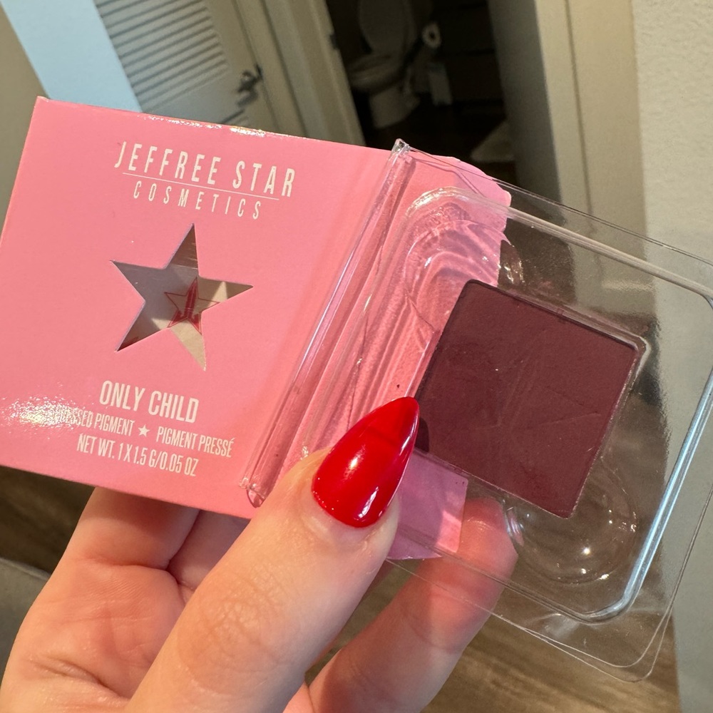 Jeffree Star Pressed Single Shadow